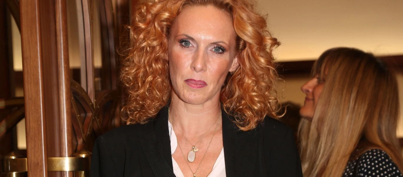 Η αποκάλυψη της Εβελίνας Παπούλια για το διαζύγιό της: «Δεν έβγαινε ο γάμος μου αλλά αναρωτιέμαι αν έκανα καλά»